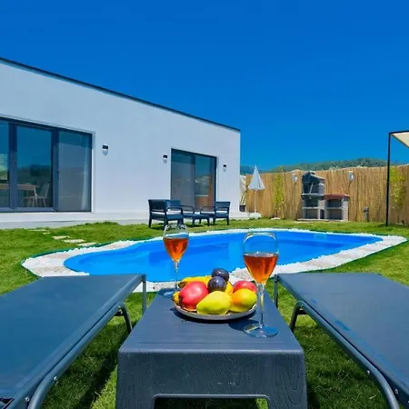 Doga Ile Ic Ice Balayi Villasi Villa Fethiye