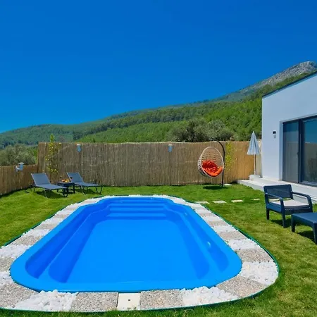 Villa Doga Ile Ic Ice Balayi Villasi *